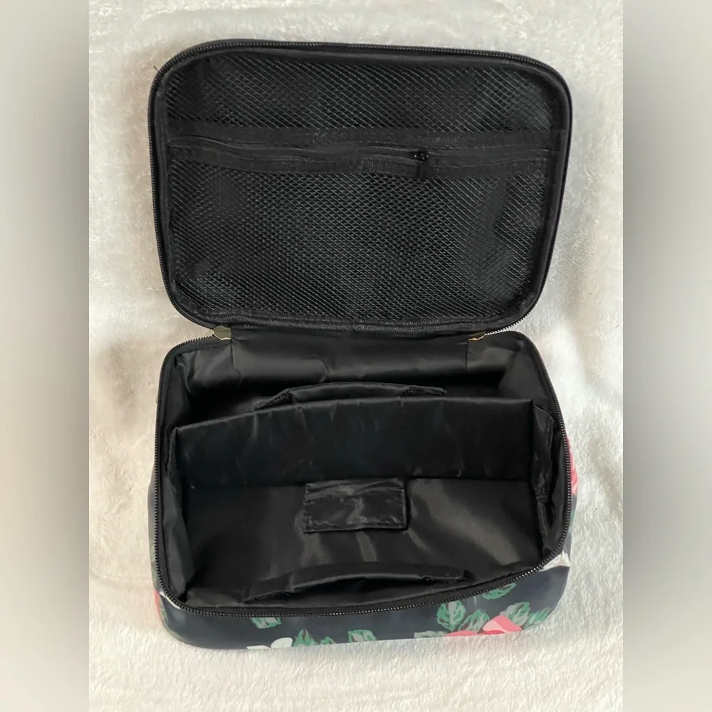 New NWT HOYOFO Black Peony Floral Print Travel Makeup Bag charger